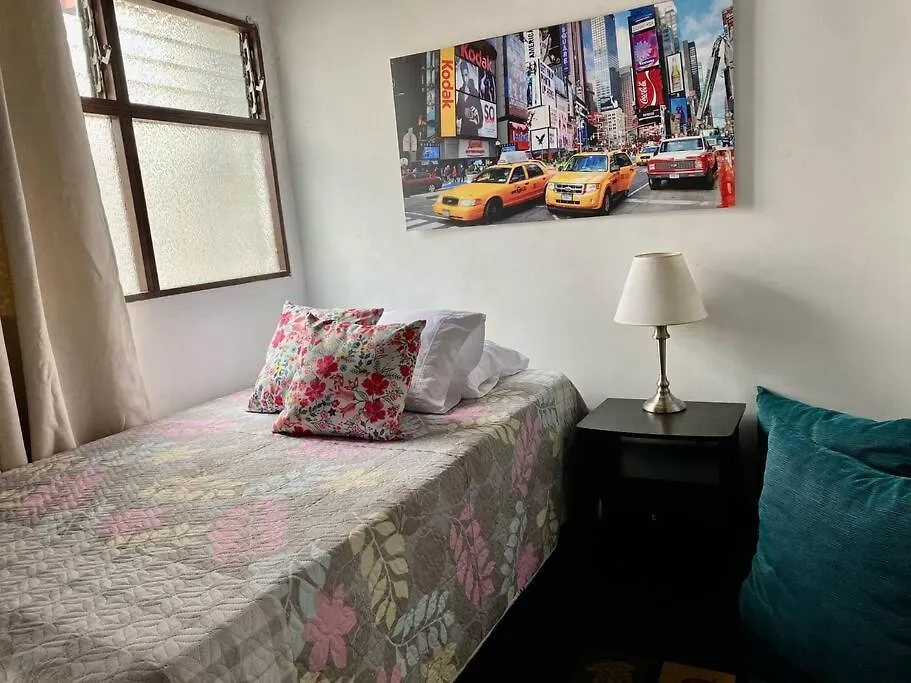 Casa En Frente Del Exito De Laureles Apartamento Medellín