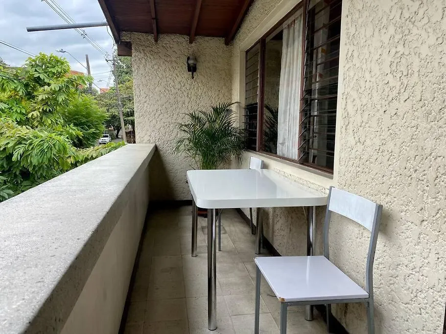 Casa En Frente Del Exito De Laureles Apartamento Medellín