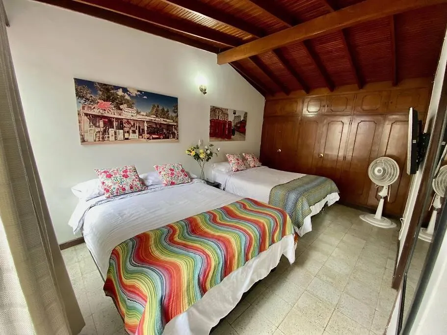 Casa En Frente Del Exito De Laureles Apartamento Medellín