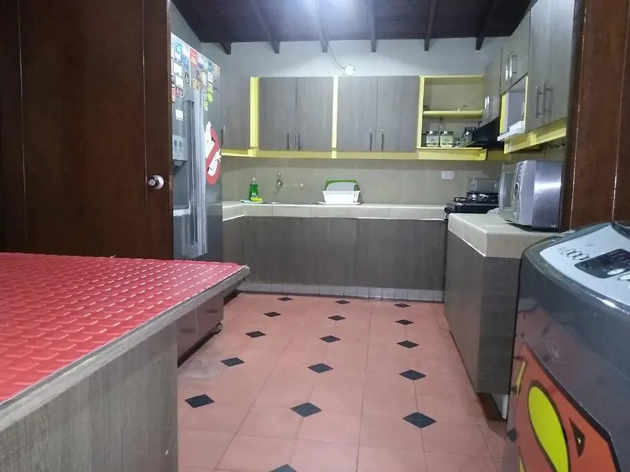 Casa En Frente Del Exito De Laureles Apartamento Medellín 0*,